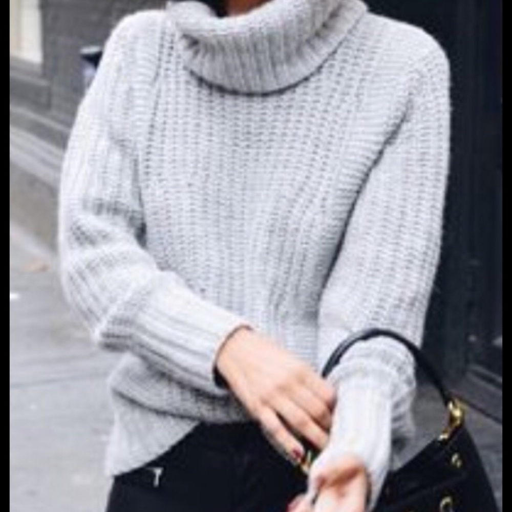 Banana Republic gray Turtleneck sweater